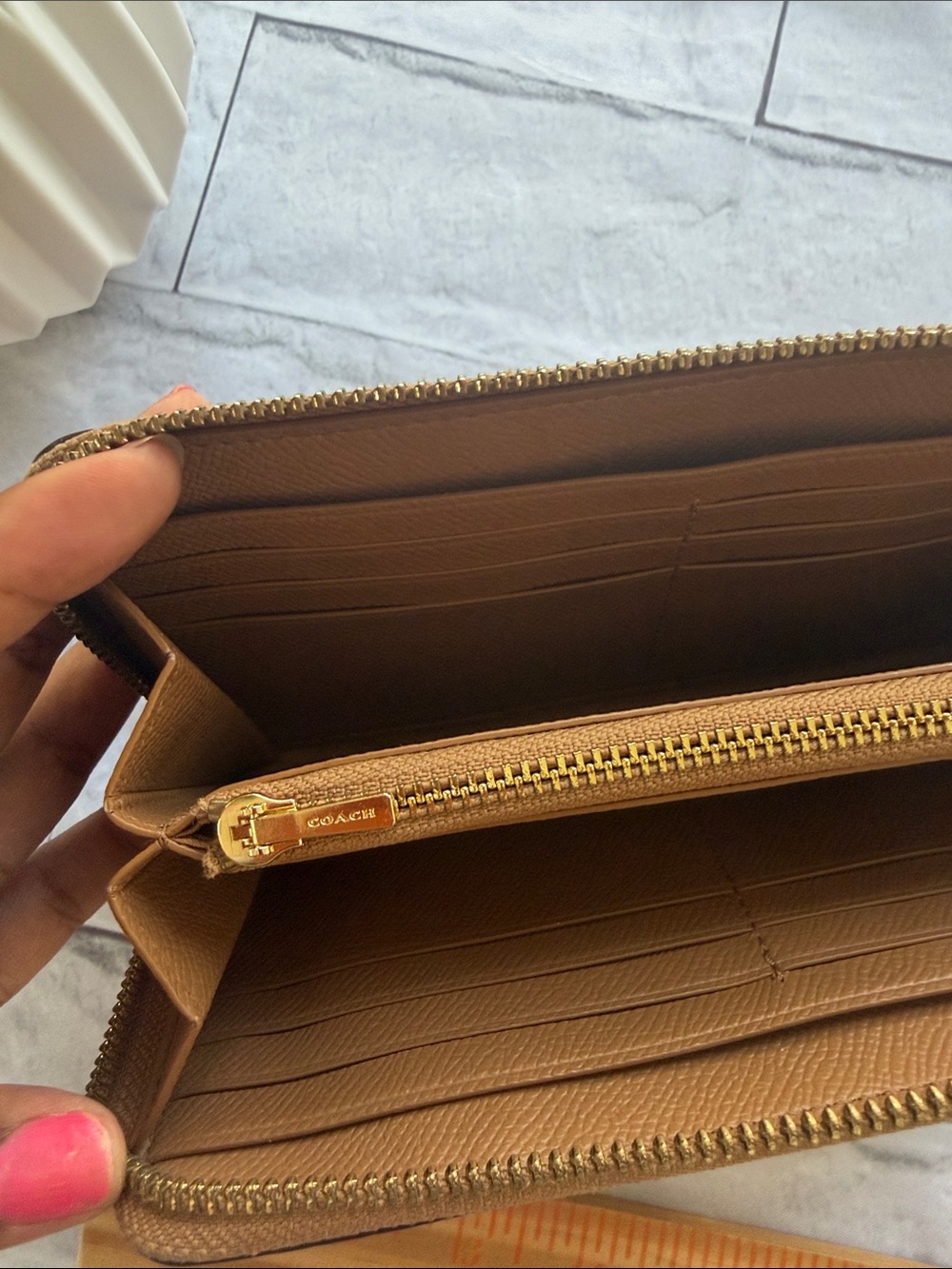COACH pebble leather accordion zip wallet - Picture 10 of 11